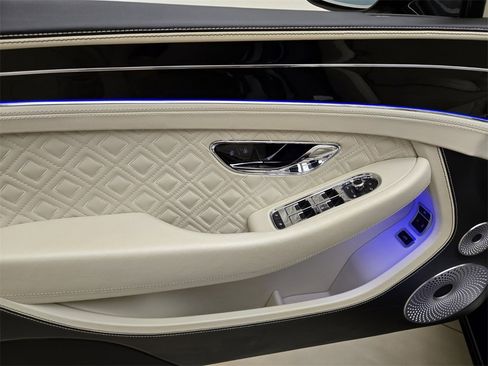Used 2020 Bentley Continental GT image 28