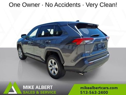 Used 2023 Toyota RAV4 LE AWD/4WD image 5