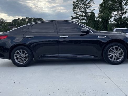 Used 2018 Kia Optima S FWD image 8
