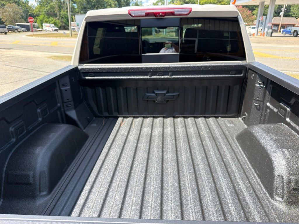 New 2026 Chevrolet Silverado 1500 High Country AWD/4WD image 22
