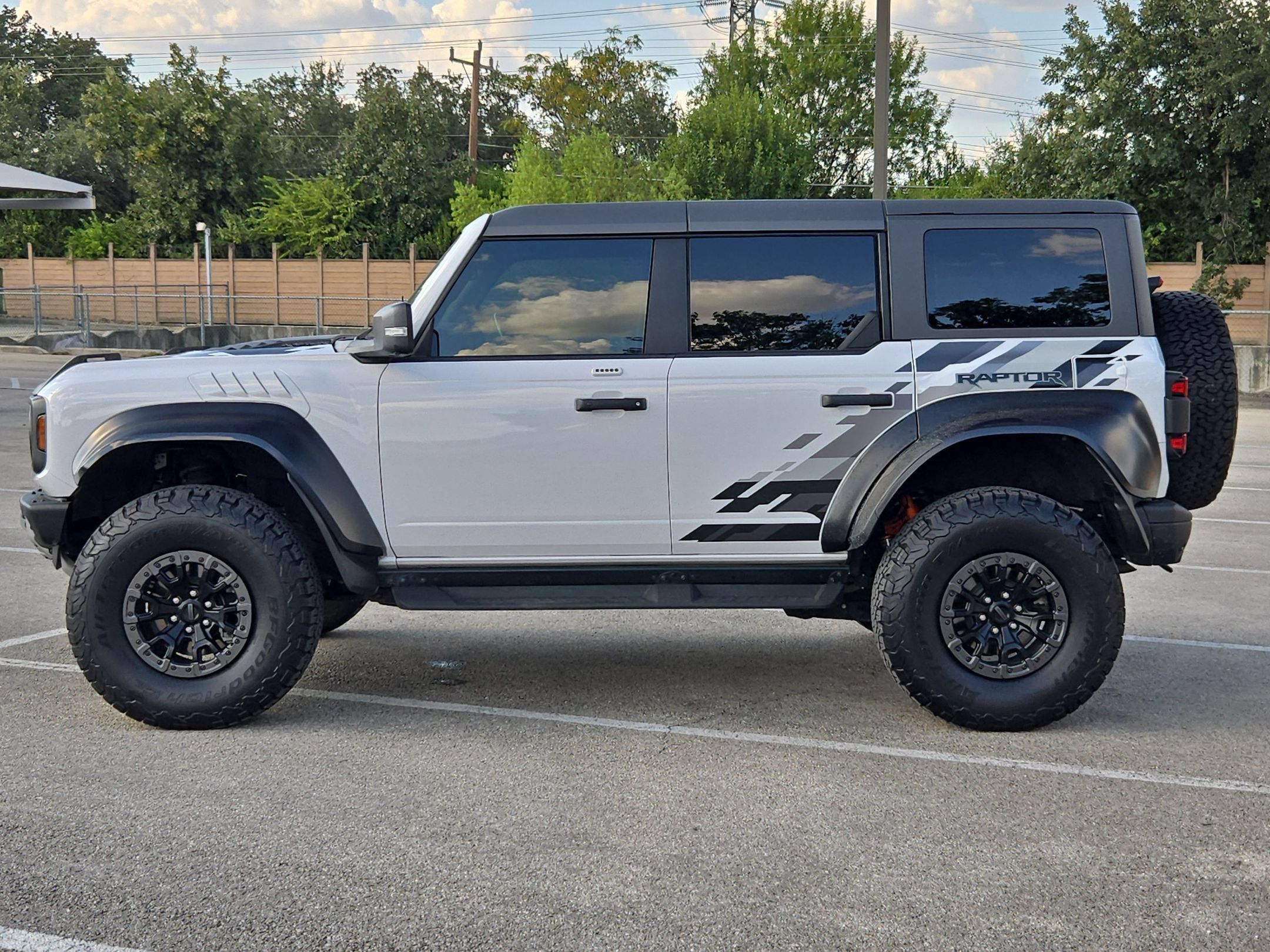 Used 2023 Ford Bronco Raptor AWD/4WD image 6
