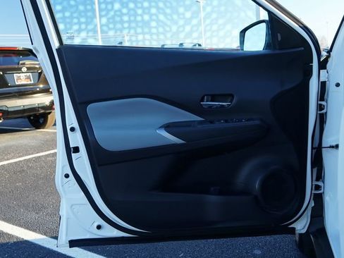 Used 2024 Nissan Kicks SR w/ SR Premium Package image 13