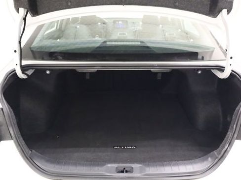 Used 2025 Nissan Altima 2.5 SV FWD image 28