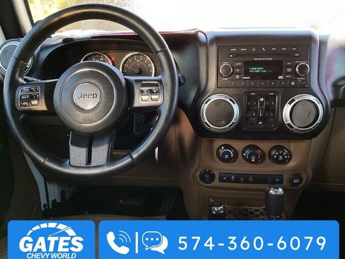Used 2013 Jeep Wrangler Unlimited Sahara w/ Connectivity Group AWD/4WD image 15