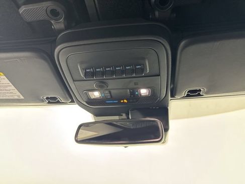 Used 2023 Ford Bronco Badlands w/ Sasquatch Package AWD/4WD image 12