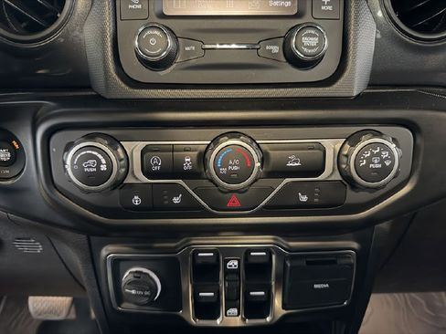 Used 2021 Jeep Wrangler Unlimited Sport AWD/4WD image 24