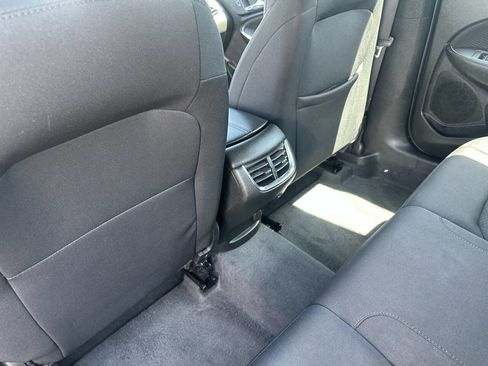 Used 2023 Chevrolet Malibu LT FWD image 16