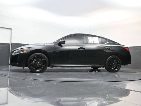 Used 2025 Nissan Sentra SR w/ SR Premium Package FWD image 26
