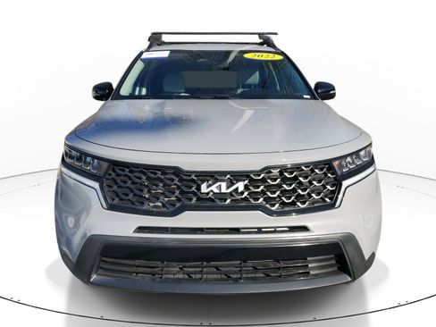 Used 2022 Kia Sorento S image 2