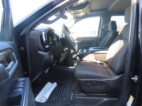 Used 2022 Chevrolet Silverado 1500 LT w/ Diesel Off-Road Package AWD/4WD image 18