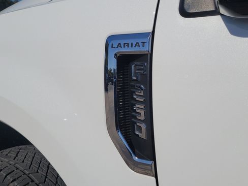 Used 2021 Ford F250 Lariat w/ Lariat Value Package image 5