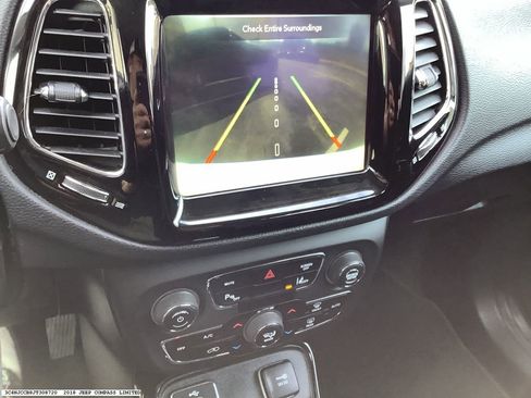 Used 2018 Jeep Compass Limited w/ Navigation Group image 9