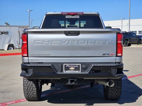 New 2026 Chevrolet Silverado 2500 ZR2 image 8