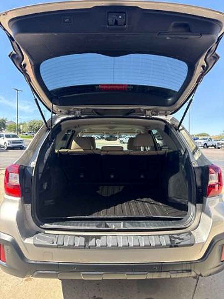 Used 2018 Subaru Outback 3.6R Limited AWD/4WD image 7