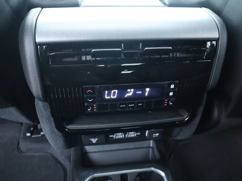 New 2026 Jeep Grand Wagoneer Limited AWD/4WD image 17