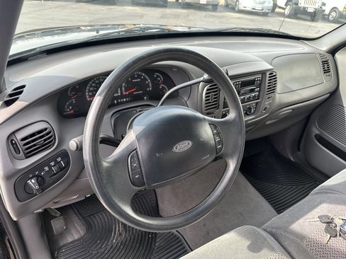 Used 1999 Ford F150 XLT image 9