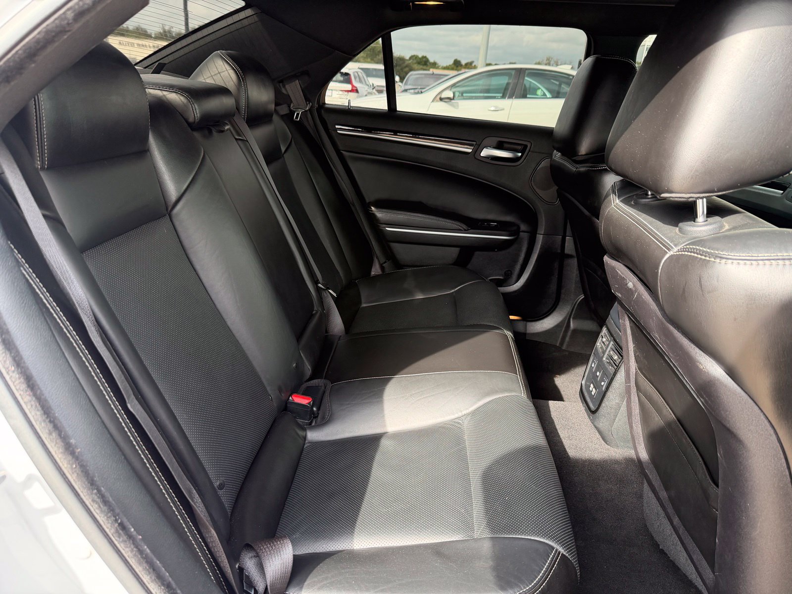 Used 2022 Chrysler 300 S w/ Comfort Group RWD image 34