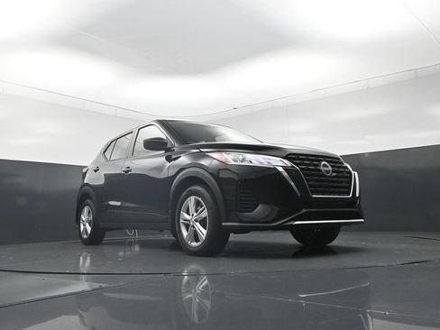 Used 2025 Nissan Kicks Play S w/ Interior Electronics Package FWD image 32
