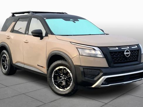 Used 2023 Nissan Pathfinder Rock Creek image 3