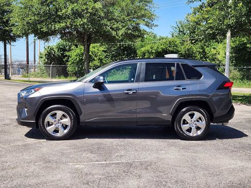 Used 2020 Toyota RAV4 Limited AWD/4WD image 4
