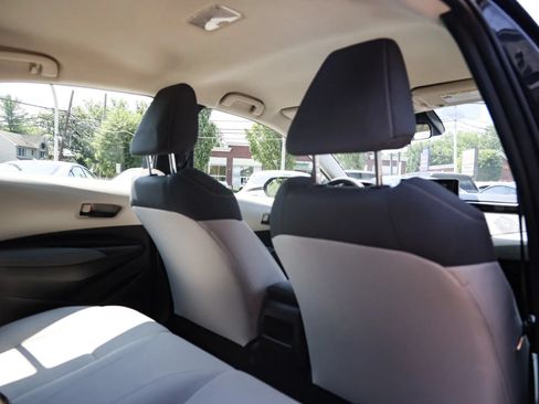 Used 2022 Toyota Corolla LE FWD image 26