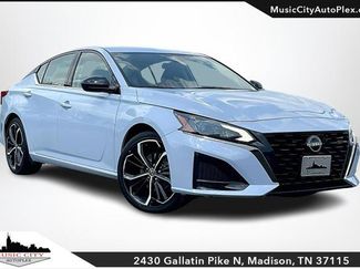 Used 2023 Nissan Altima 2.5 SR image 1