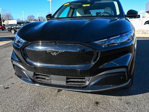 Certified 2025 Ford Mustang Mach-E Premium image 11