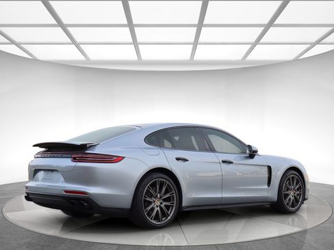 Used 2018 Porsche Panamera 4 w/ Premium Package Plus AWD/4WD image 8