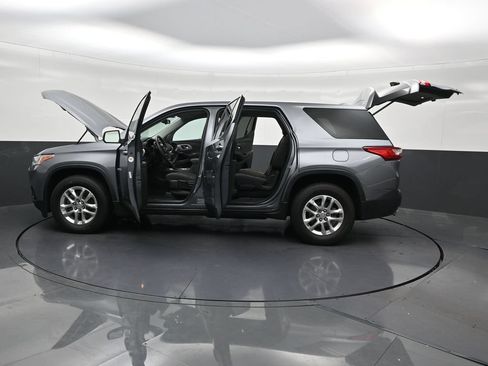 Used 2021 Chevrolet Traverse LS FWD image 33