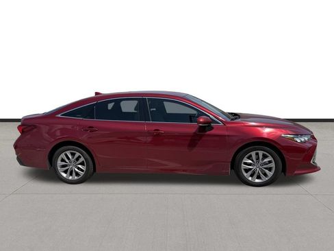 Used 2021 Toyota Avalon XLE FWD image 4