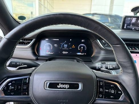 Used 2023 Jeep Grand Cherokee Overland w/ Adv Protech Group III AWD/4WD image 8