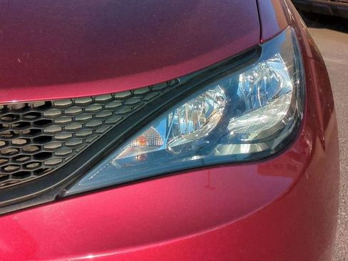 Used 2023 Chrysler Voyager LX image 9