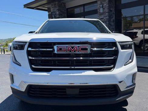 Used 2024 GMC Acadia Elevation AWD/4WD image 2