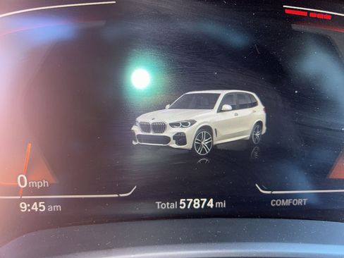 Used 2019 BMW X5 xDrive40i w/ M Sport Package image 2