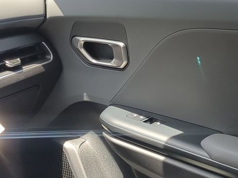 New 2025 Kia K4 LXS image 14