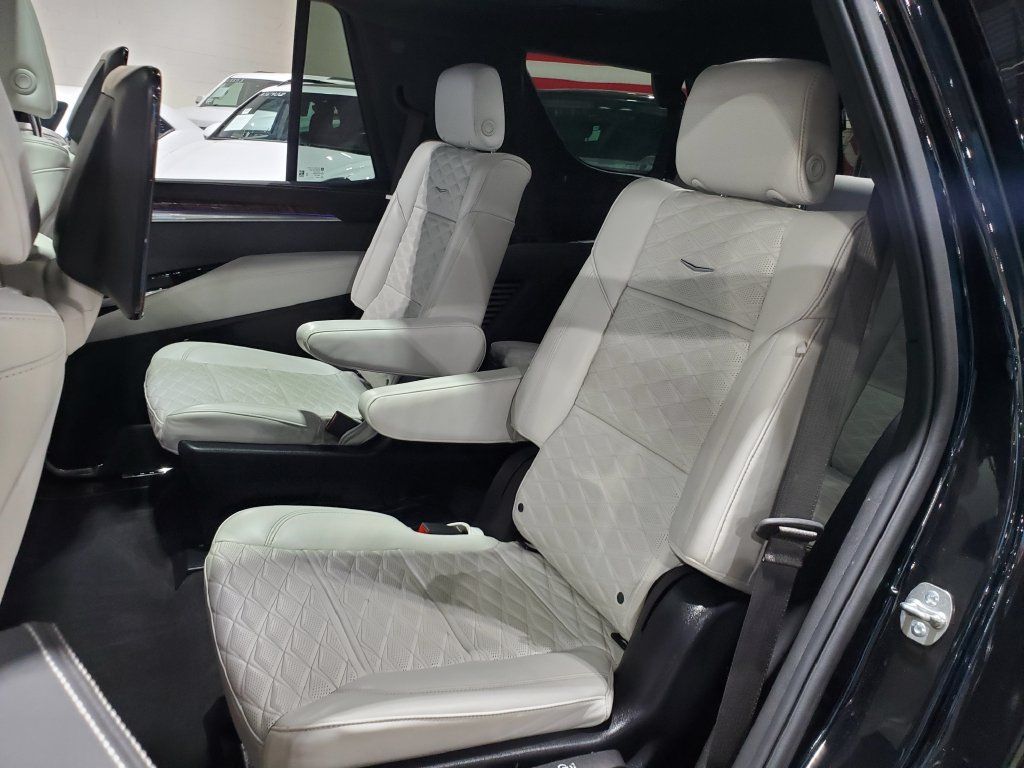 Used 2025 Cadillac Escalade Sport Platinum w/ LPO, Floor Liner Package AWD/4WD image 29