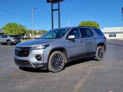 Used 2023 Chevrolet Traverse RS AWD/4WD image 3