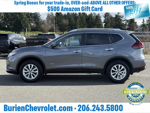 Used 2019 Nissan Rogue SV image 2