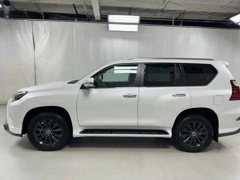 Used 2022 Lexus GX 460 Luxury w/ Sport Design Package AWD/4WD image 8