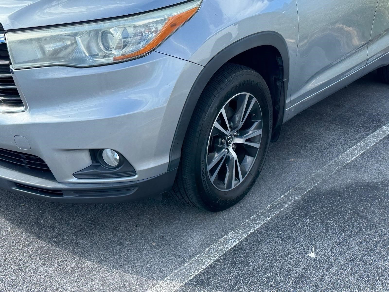 Used 2016 Toyota Highlander XLE AWD/4WD image 4