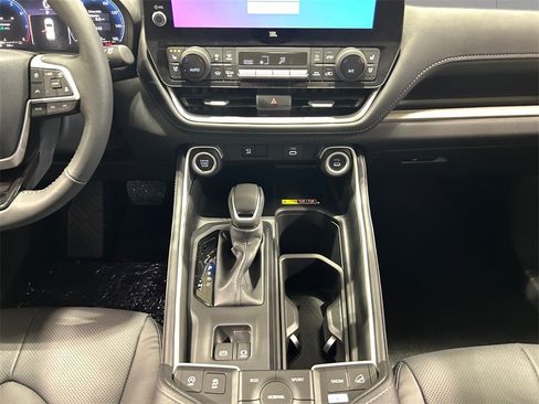 New 2026 Toyota Grand Highlander Limited image 15