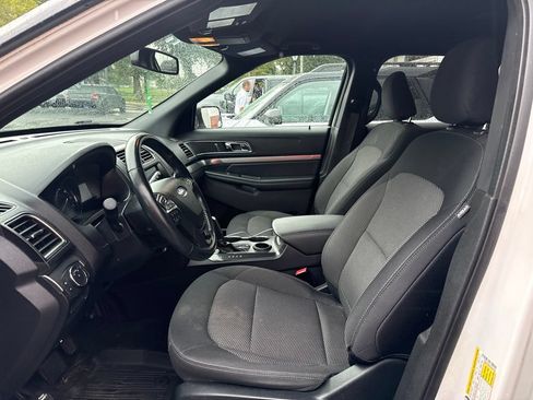 Used 2019 Ford Explorer XLT w/ Equipment Group 201A FWD image 10
