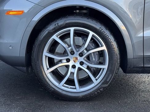 Used 2025 Porsche Cayenne image 11