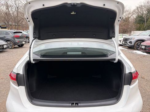 Used 2025 Toyota Corolla LE image 29