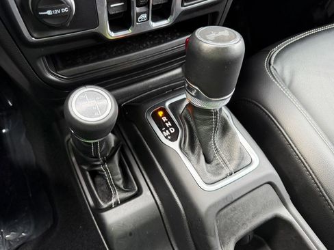 Used 2023 Jeep Wrangler Sahara w/ Cold Weather Group image 28