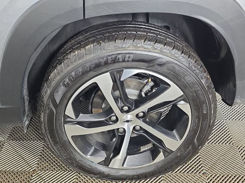 Used 2024 Chevrolet Trax RS w/ Driver Confidence Package image 17
