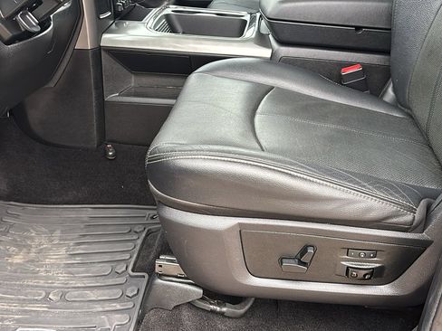 Used 2018 RAM 2500 Laramie w/ Sport Appearance Group image 24