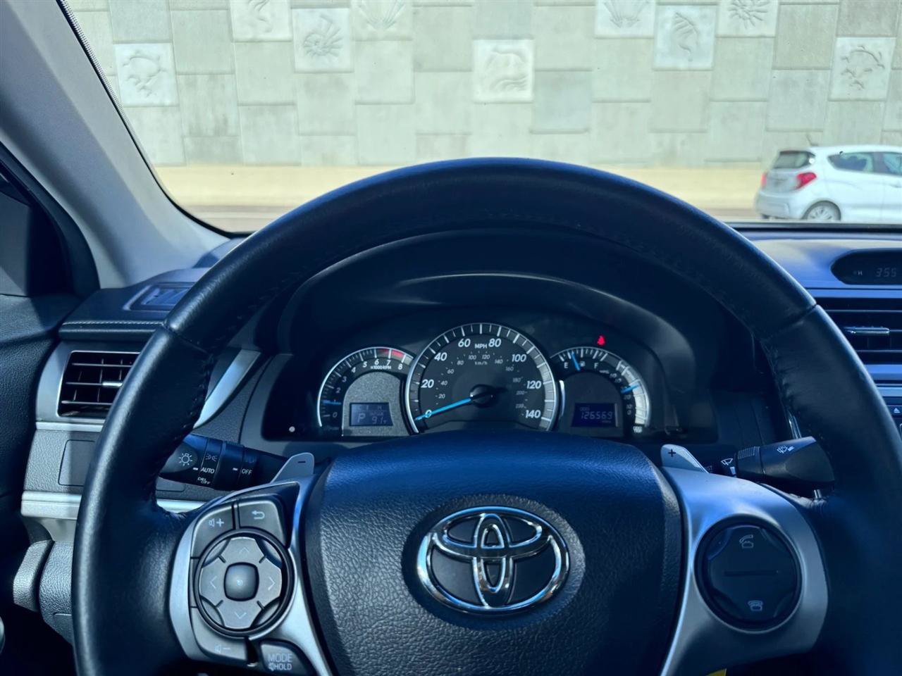 Used 2012 Toyota Camry SE FWD image 49