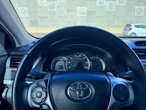 Used 2012 Toyota Camry SE FWD image 49