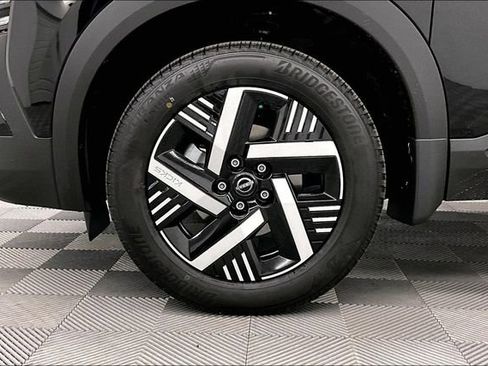 New 2026 Nissan Kicks SV w/ Charging Package image 12